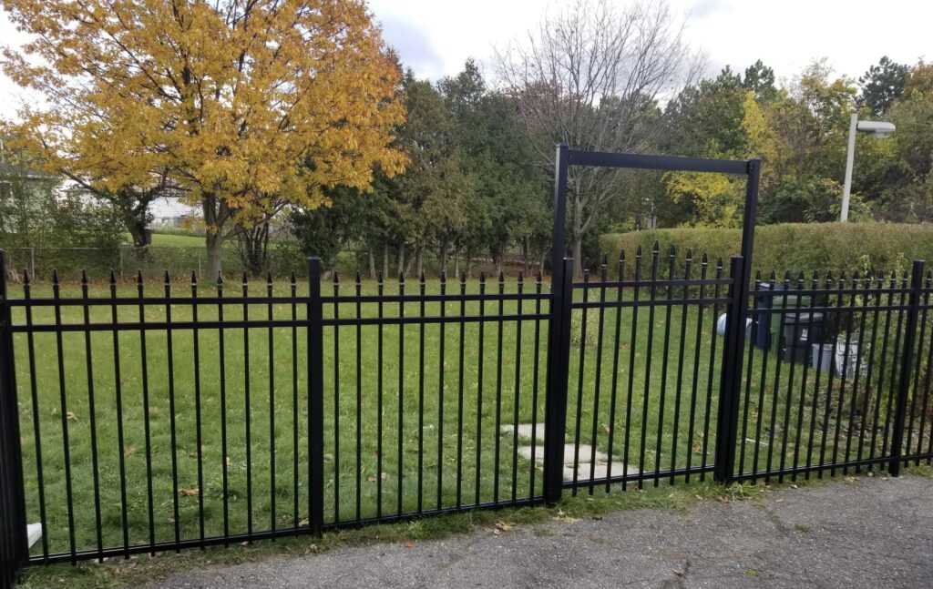 aluminum black picket fence canada